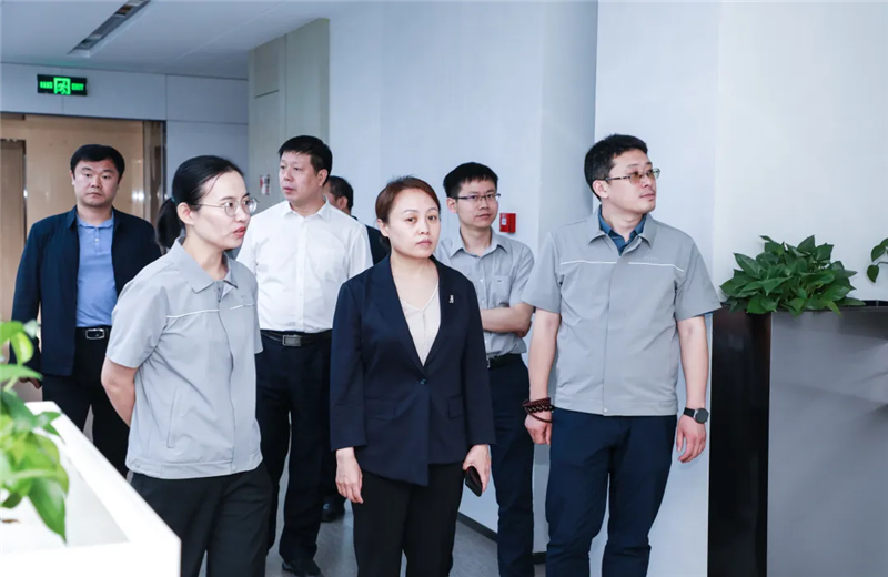 2023年5月15日，河北建材职业技术学院党委书记张明莉一行到美狮贵宾会官方北京集团进行校企合作交流。